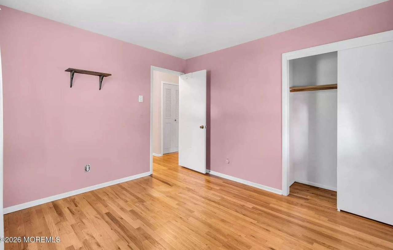 6 Woodbury Ct, photo 17