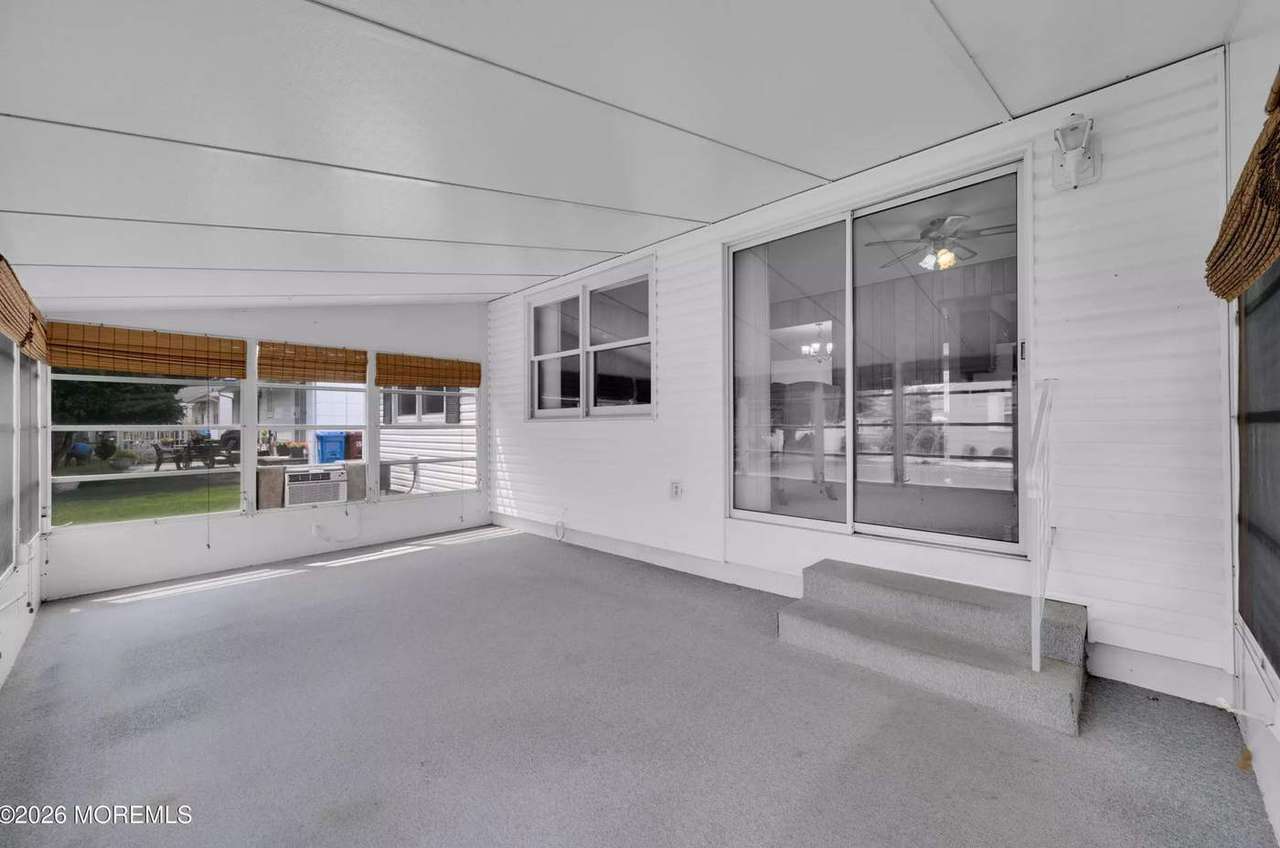 57 Westport Dr, photo 32