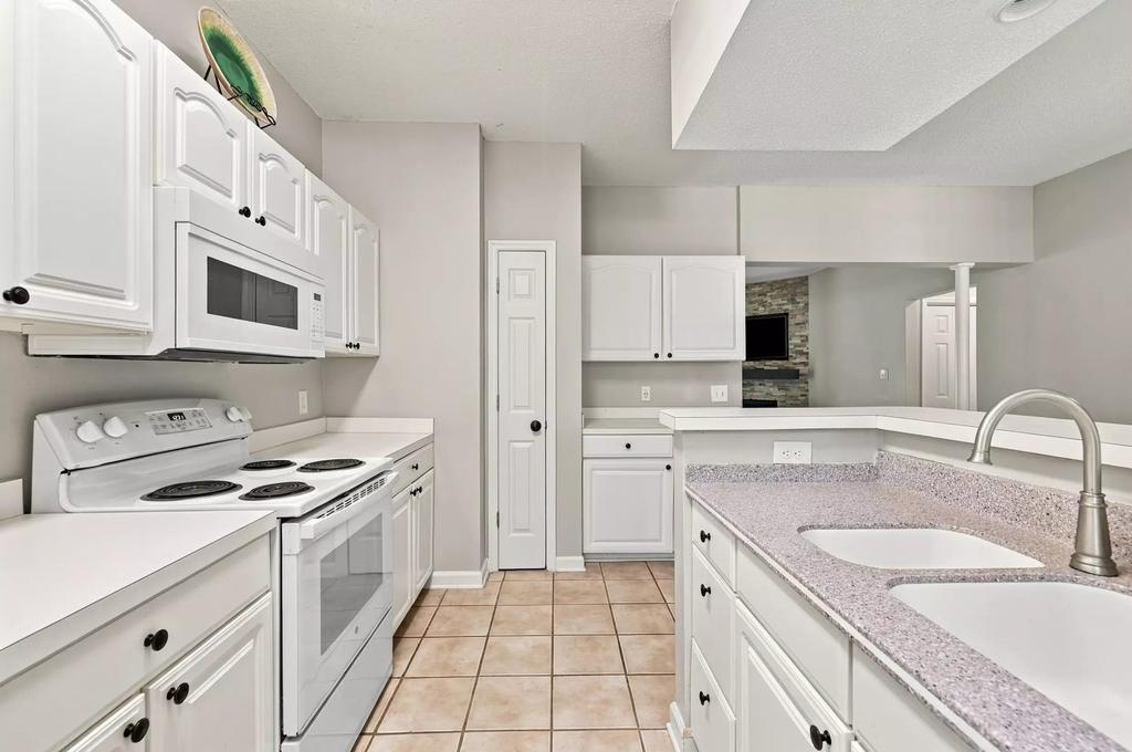 400 Willow Green Dr #400A, photo 15