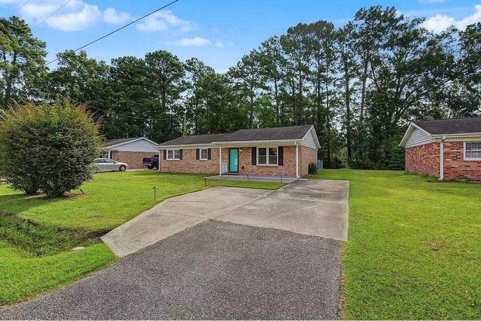 5660 Dogwood Cir, photo 2