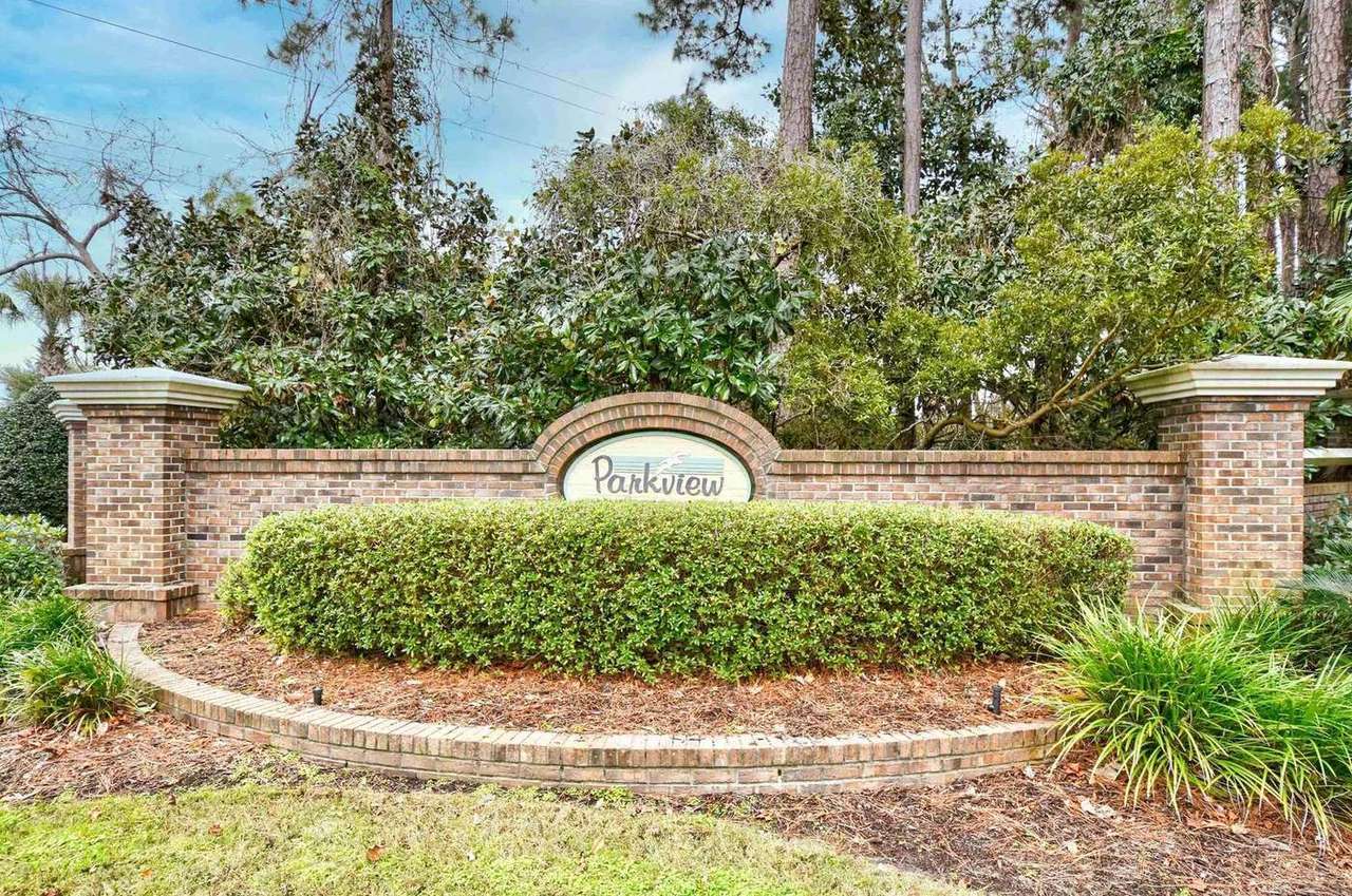 1043 Penny Ln, photo 2