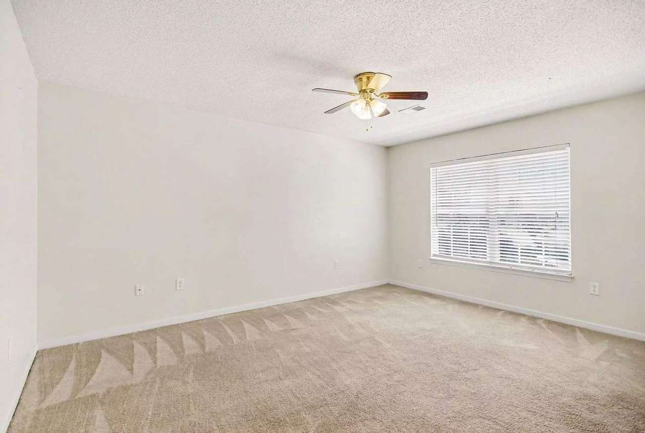 1043 Penny Ln, photo 7