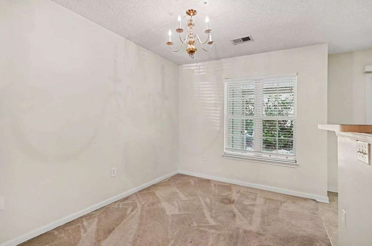 1043 Penny Ln, photo 12