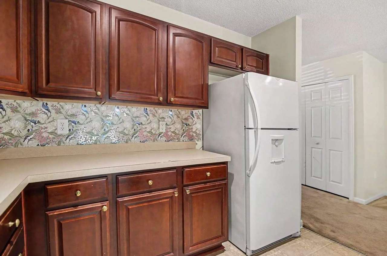 1043 Penny Ln, photo 17