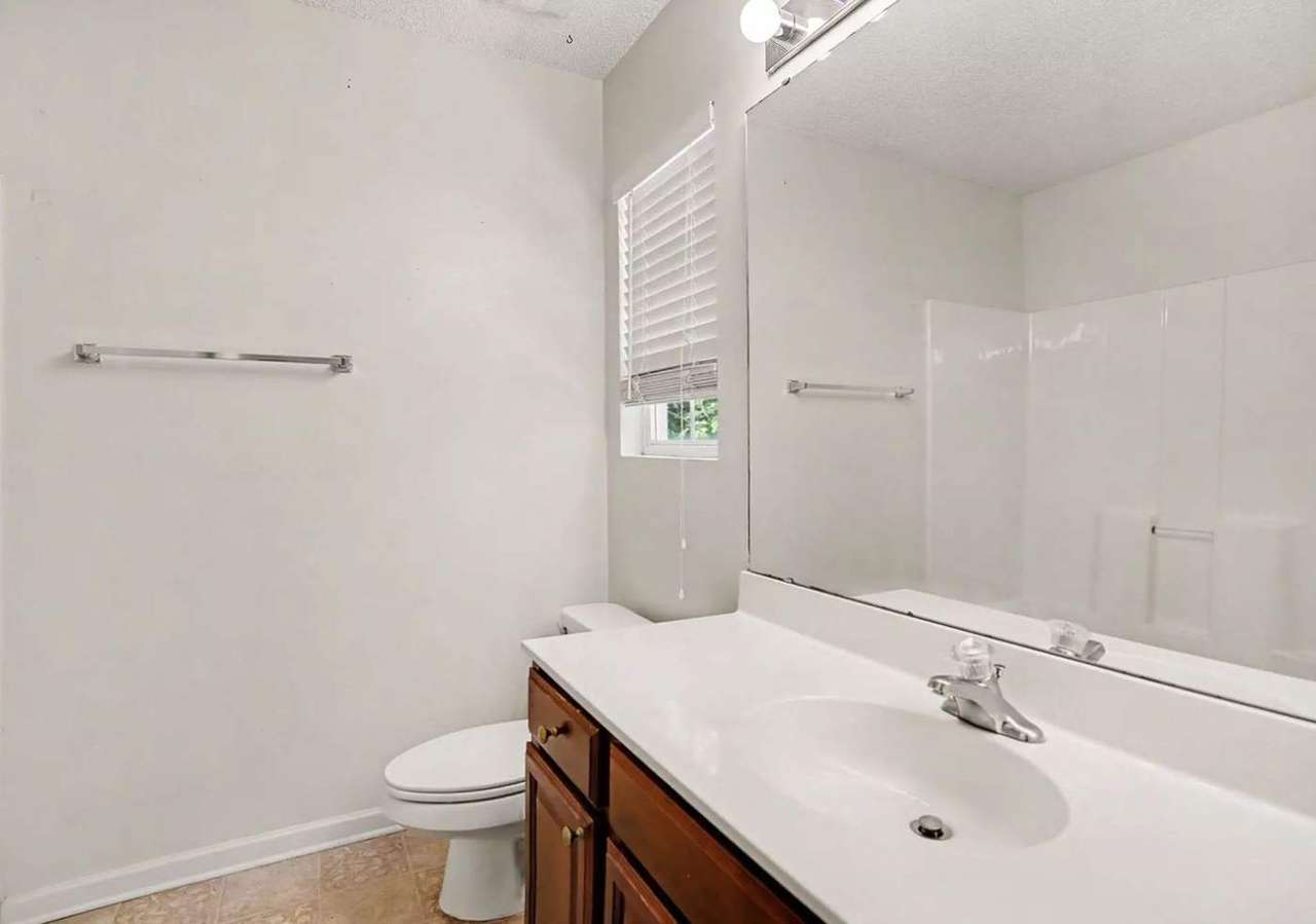 1043 Penny Ln, photo 27