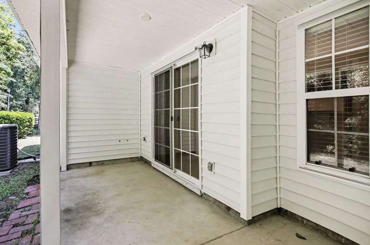 1043 Penny Ln, photo 30