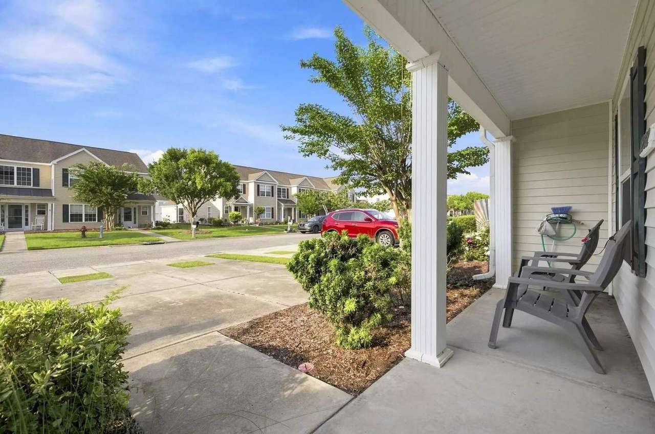 1282 Harvester Cir, photo 3