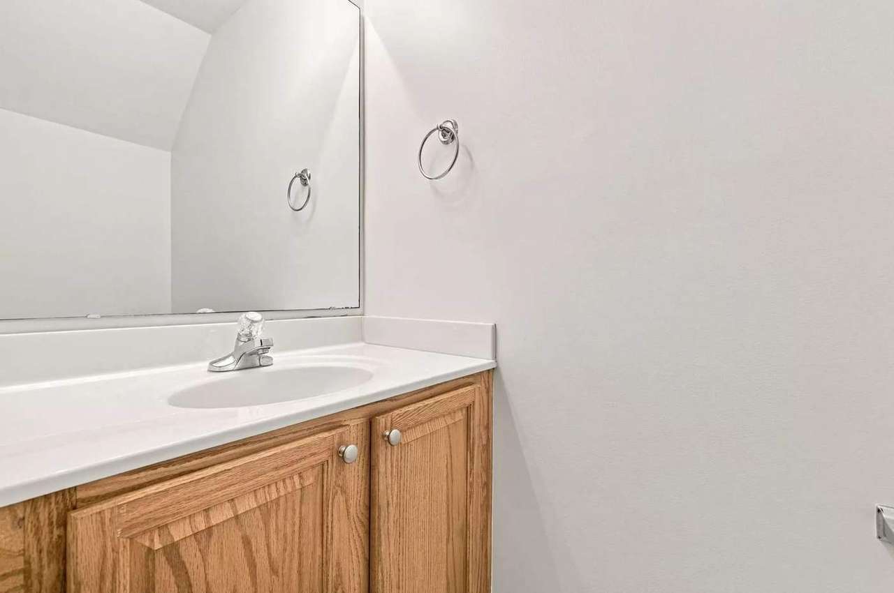 1282 Harvester Cir, photo 8