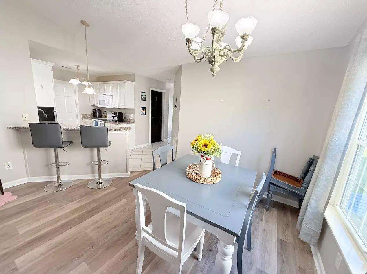 130 Country Manor Dr #A, photo 18