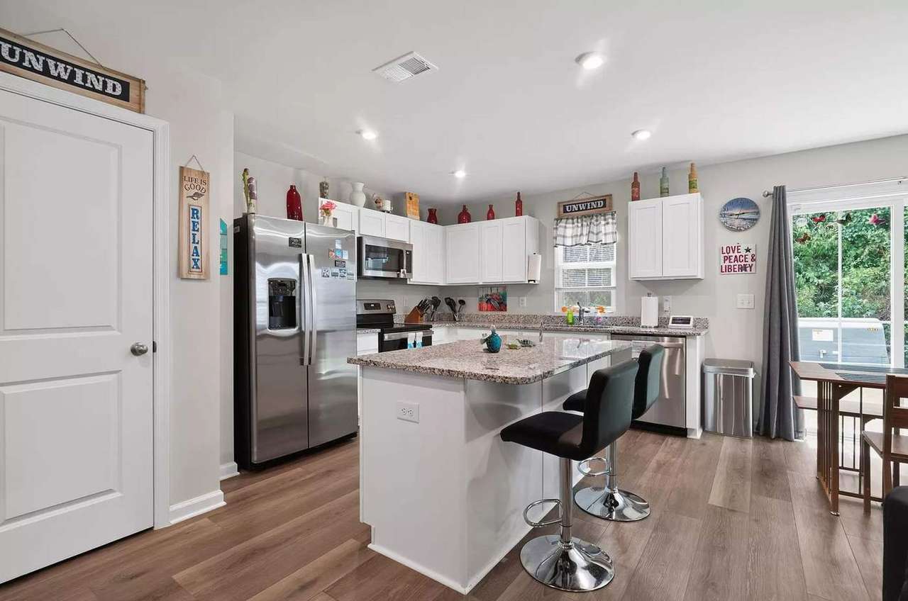 150 Villa Grande St #A, photo 3
