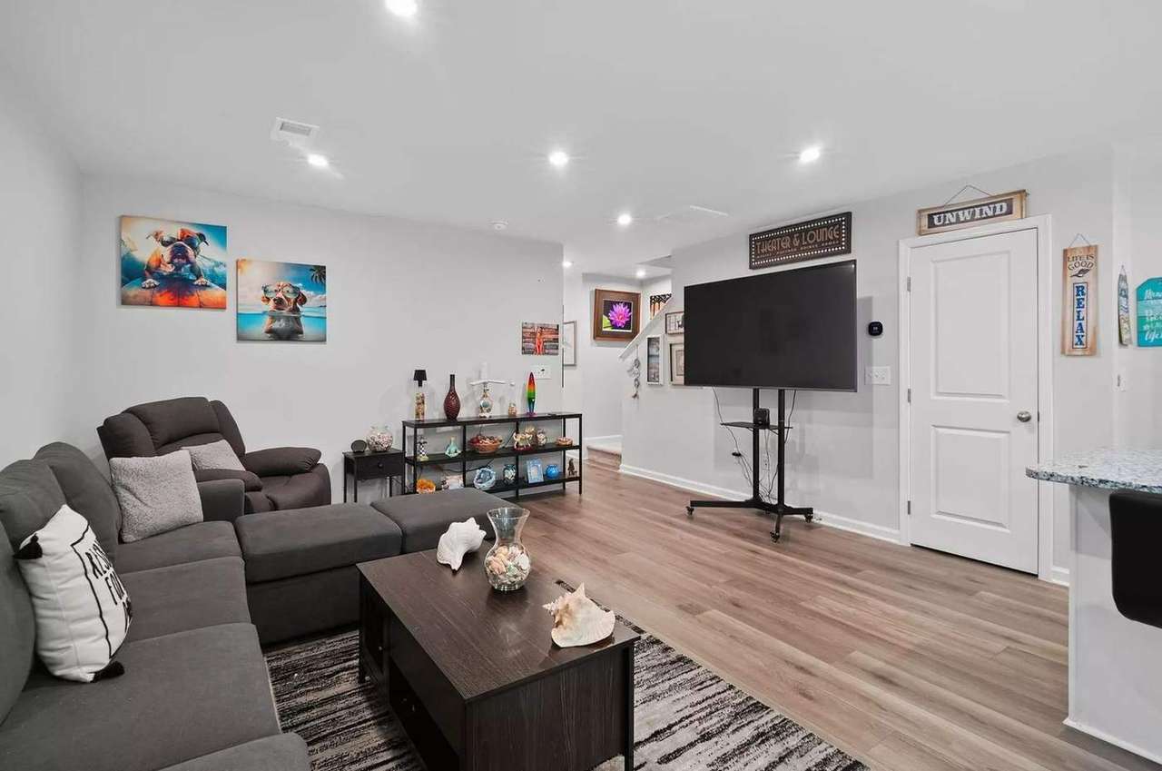 150 Villa Grande St #A, photo 8