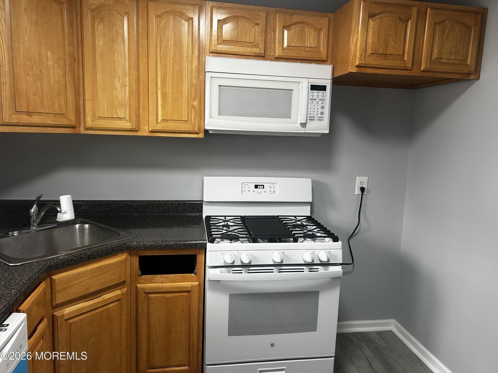 214 4th St, Units A and B, Hazlet, photo 4